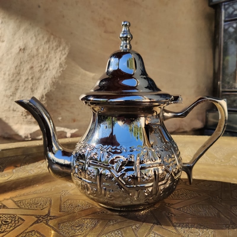 tetera marroquí tradicional