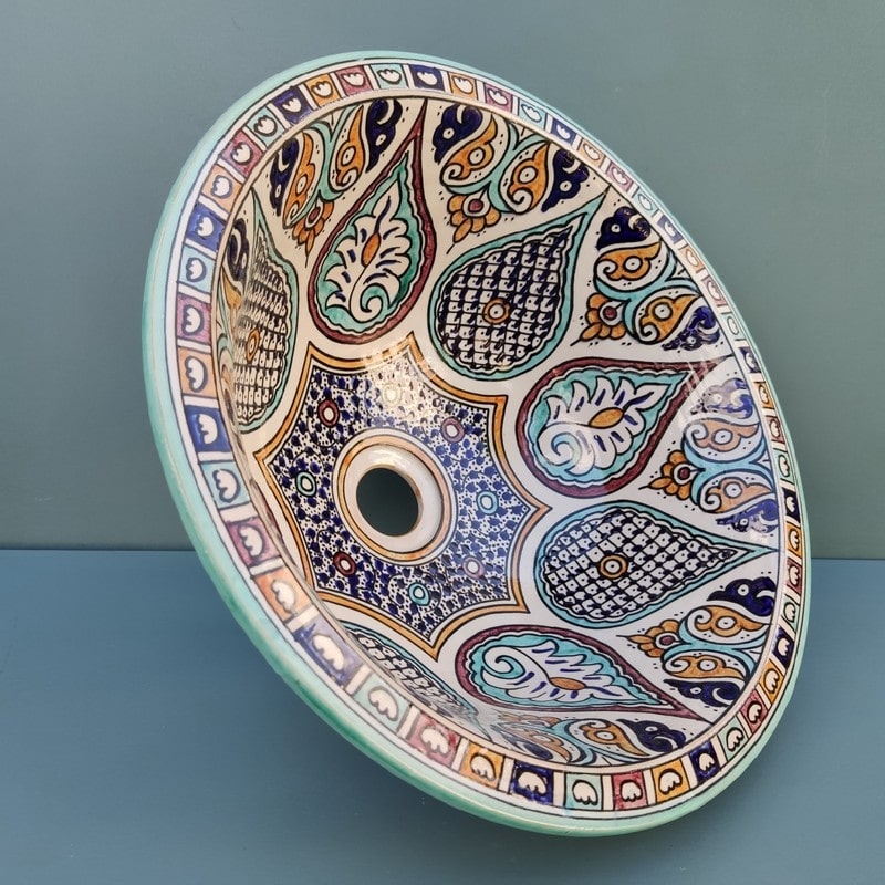 Lavabo de cerámica árabe pintada