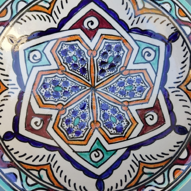 plato de cerámica marroquí pintada