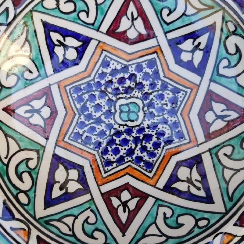 plato de cerámica marroquí pintada