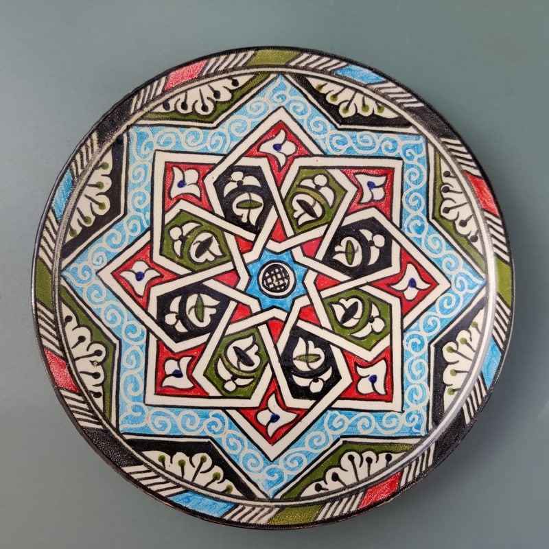 plato de cerámica marroquí pintado para colgar