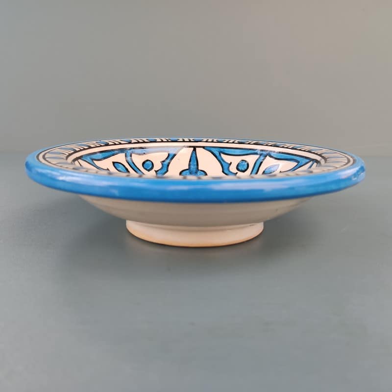 plato pintado de cerámica