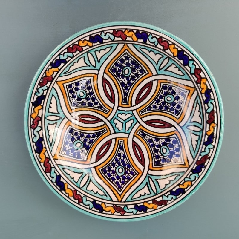plato de cerámica pintada