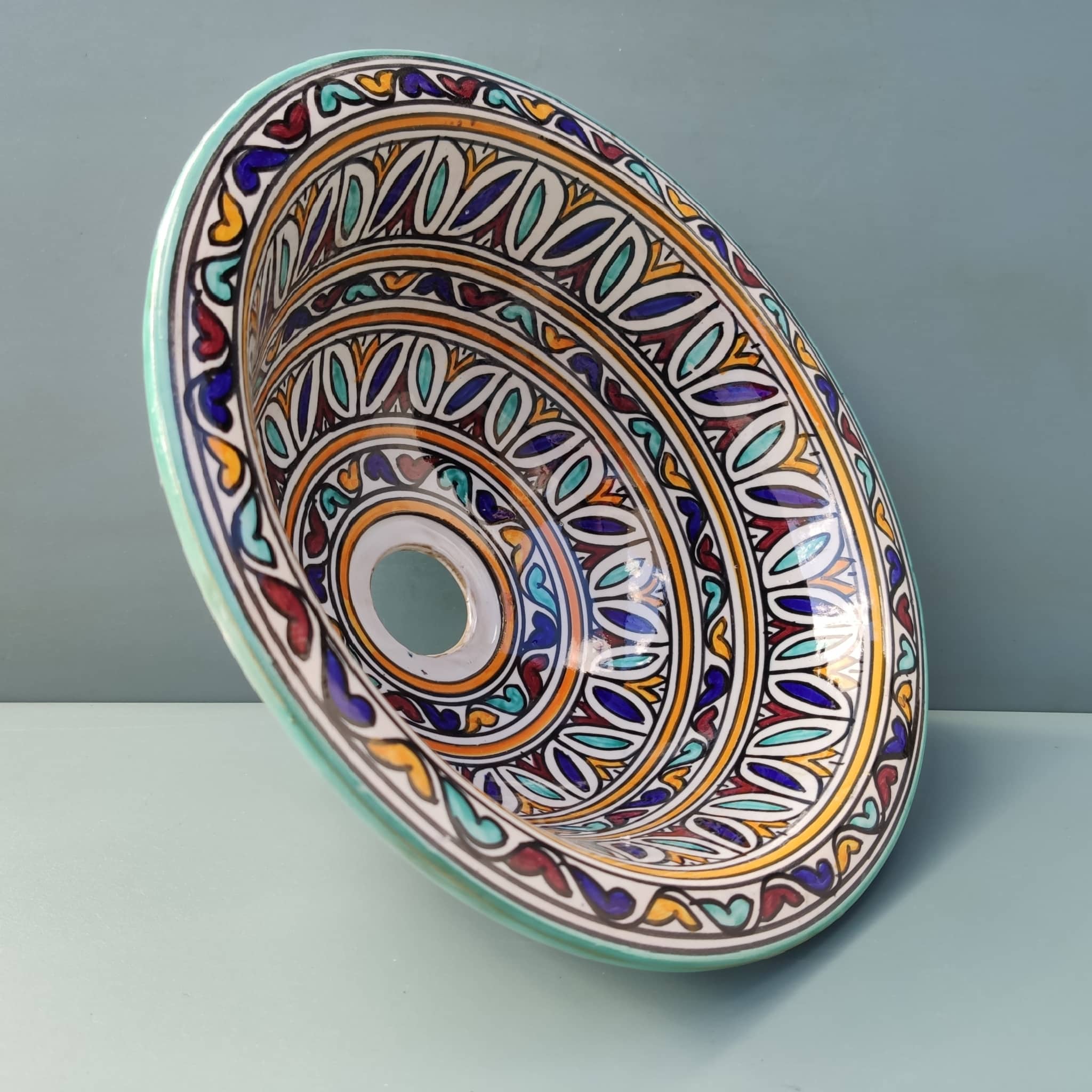 Lavabo de cerámica árabe de colores