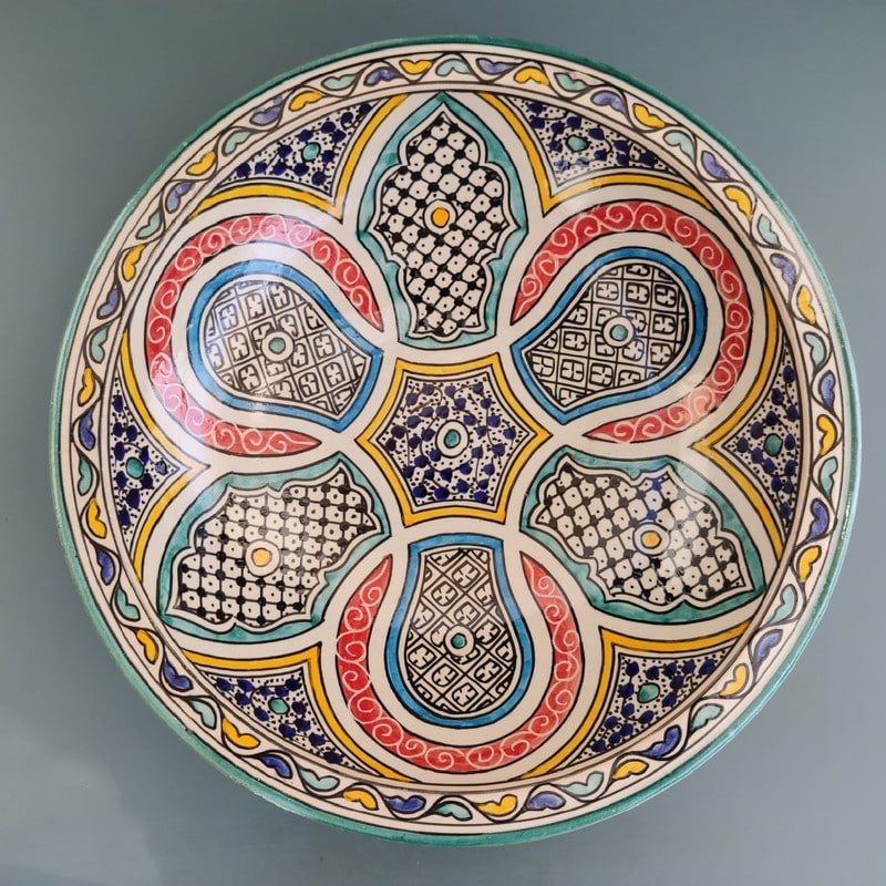 plato de cerámica marroquí pintado