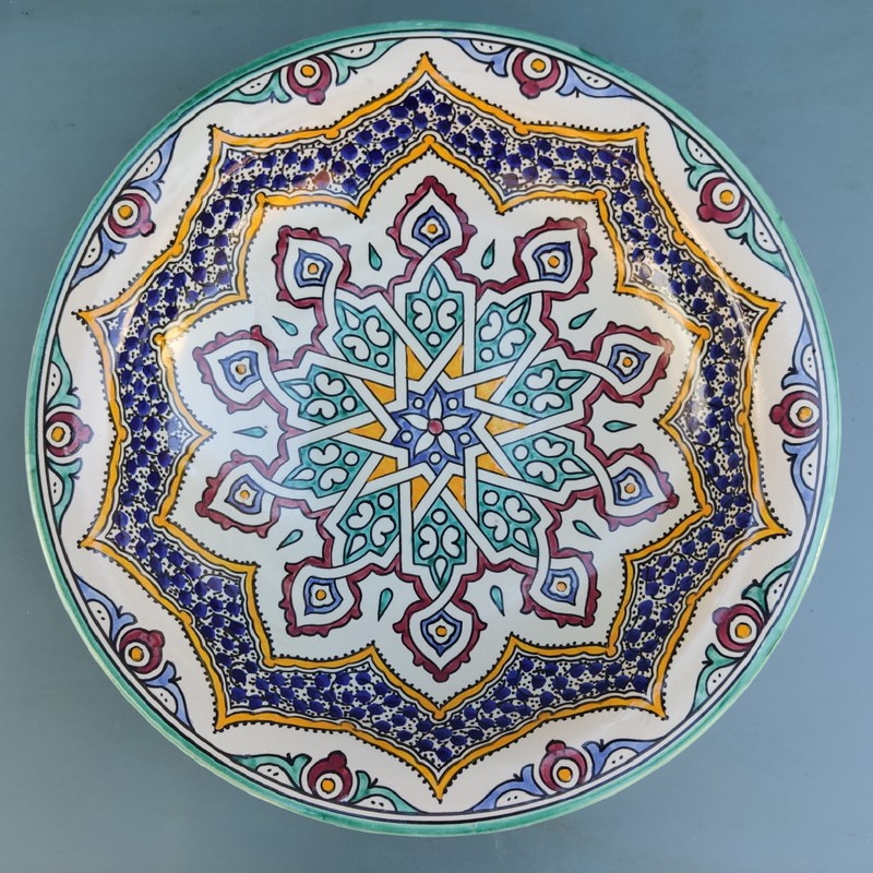 plato de cerámica pintado grande
