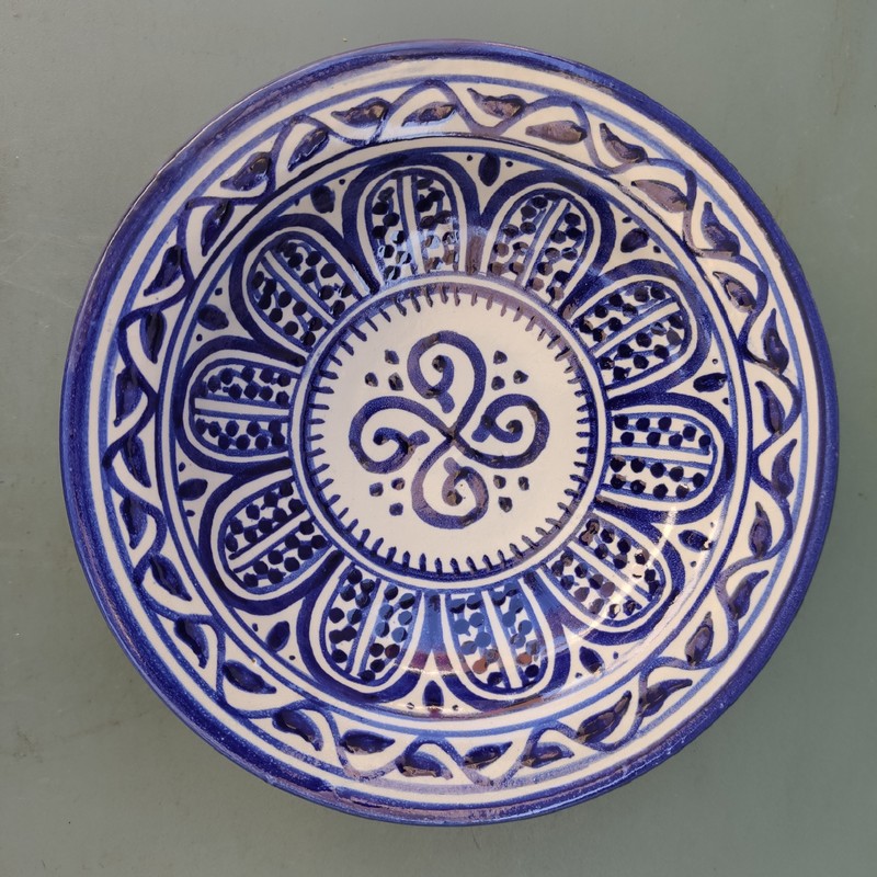 plato de cerámica pintado para colgar