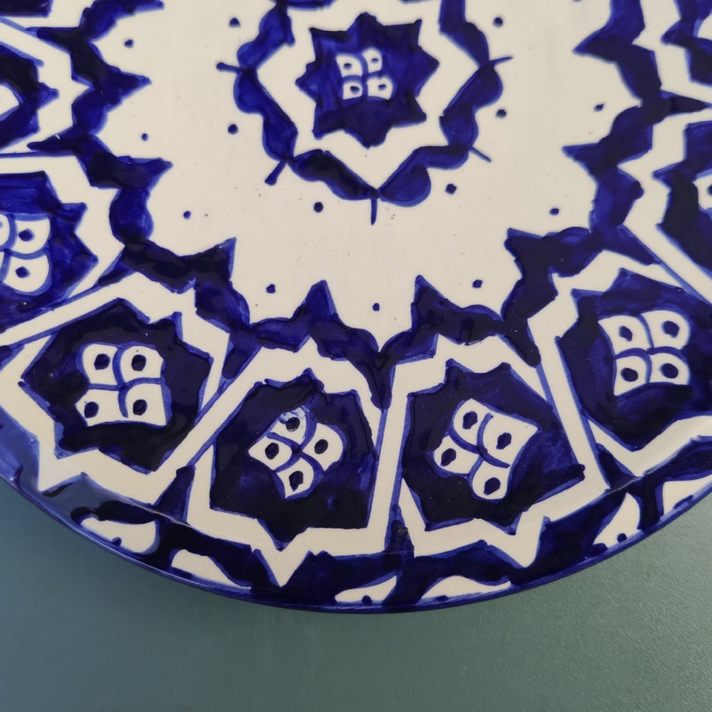 Plato plano de cerámica blanca marroquí 24cm - Imagen 4