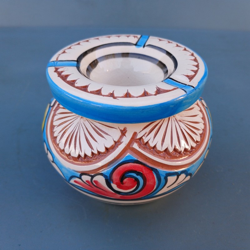 Cenicero de cerámica mediano blanco
